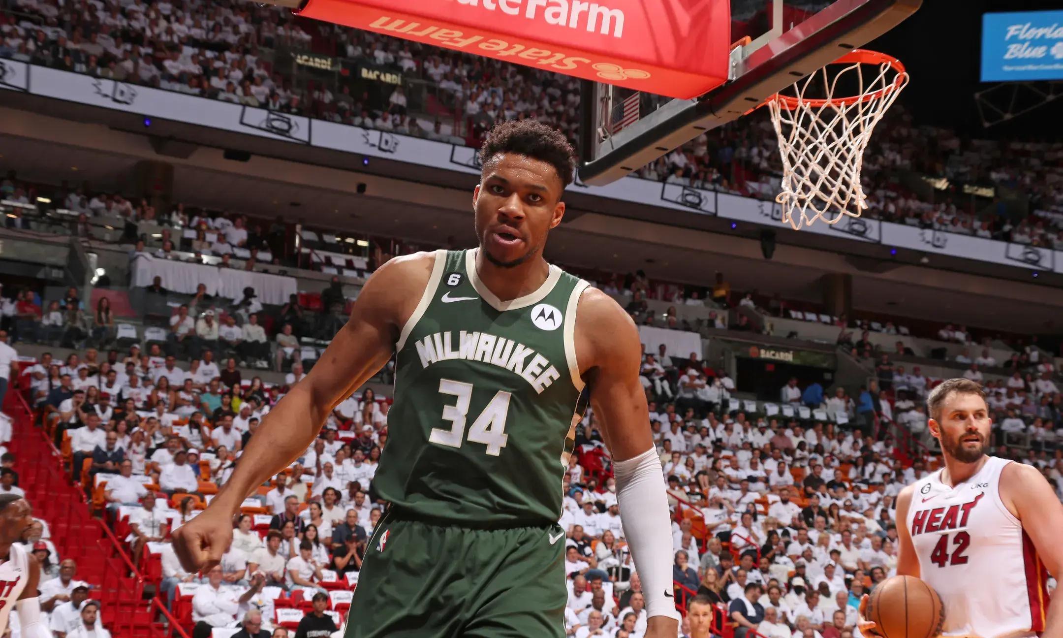 费城76人vs密尔沃基雄鹿-开云官网入口