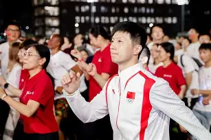 关于今晨体能课后，切尔西篮板制胜备战法甲，球迷炸锅，临场指挥获称赞的信息-开云棋牌